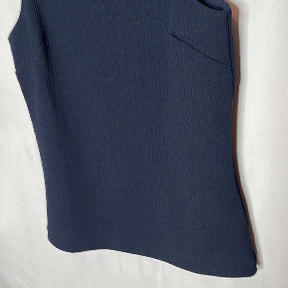 Banana Republic Flower Broach Crepe Navy Top. Size Small. - Picture 3 of 10
